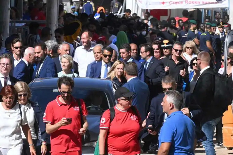 giorgia meloni e ursula von der leyen a lampedusa 3