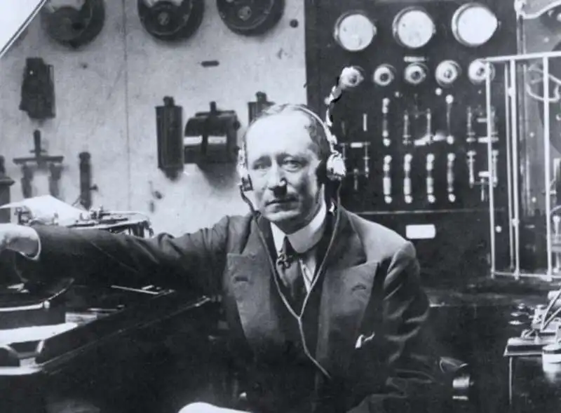 GUGLIELMO MARCONI SUL TITANIC - 1