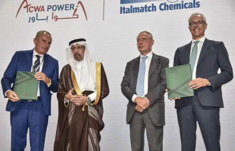 il ceo di italmatch chemicals sergio iorio con il ministro saudita khalid al falih e adolfo urso 