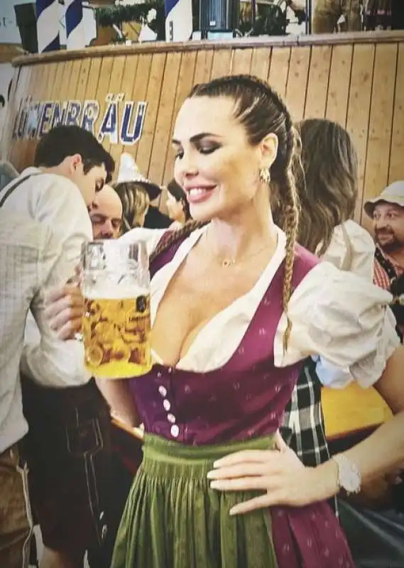 ilary blasi  all oktoberfest