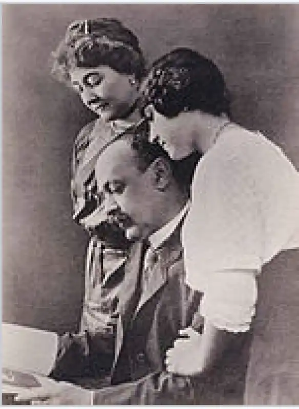 italo svevo con la moglie livia e la figlia