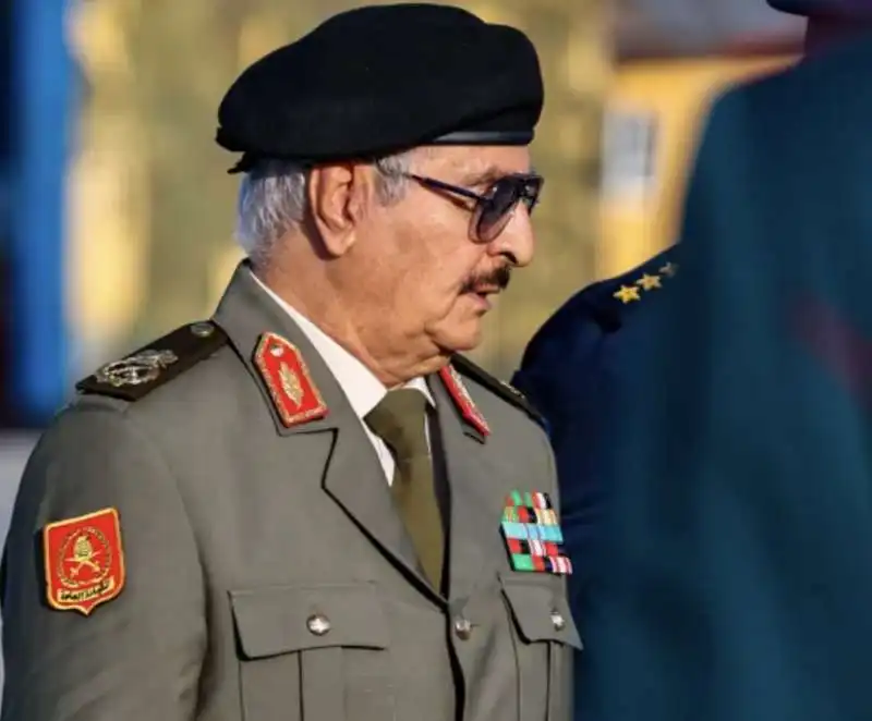 khalifa haftar a mosca 