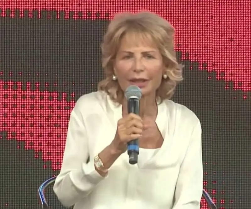 lilli gruber alla festa del fatto quotidiano