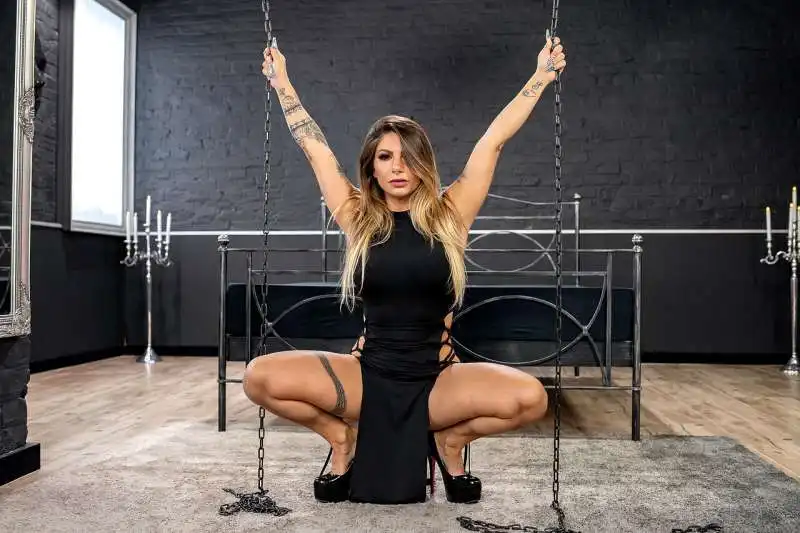 lily veroni bdsm porn video 2