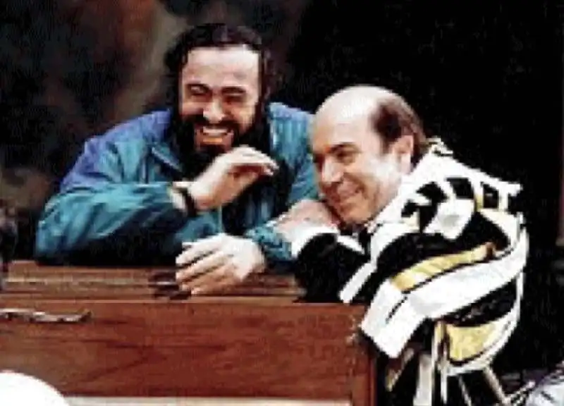 LUCIANO PAVAROTTI E LINO BANFI 