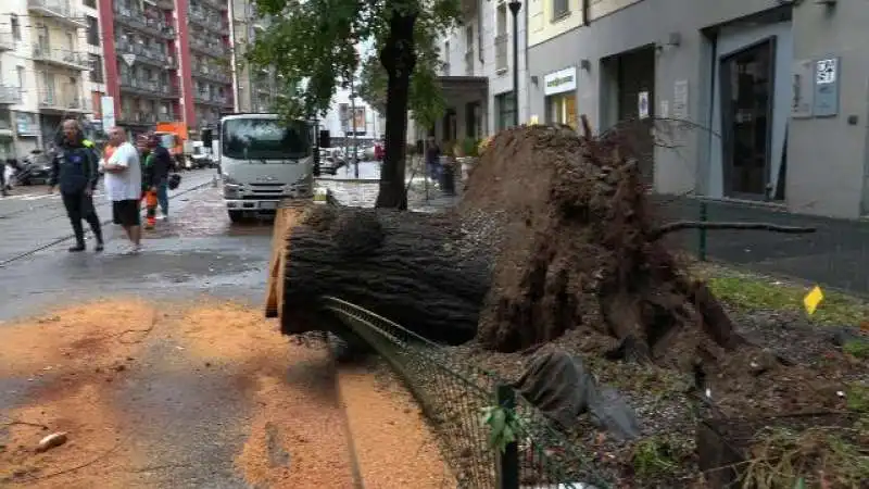 maltempo a milano 1