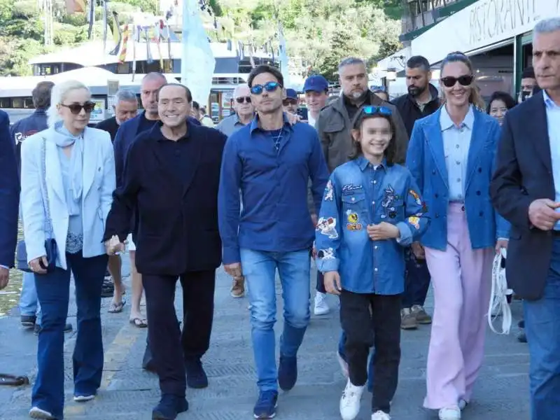 marta fascina - silvo berlusconi - piersilvio berlusconi - silvia toffanin a portofino