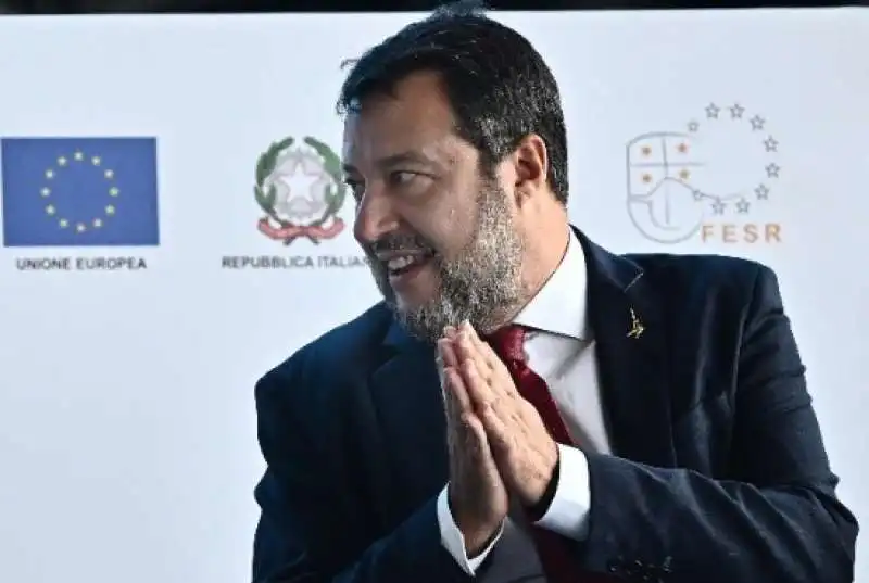 matteo salvini al salone nautico di genova