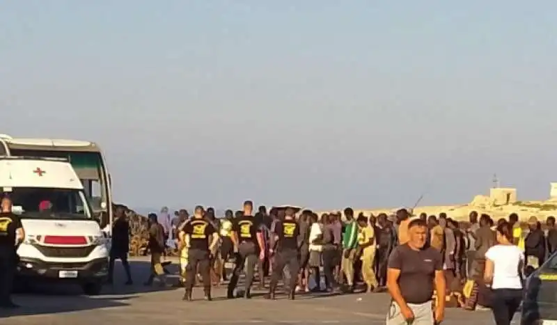  migranti sbarcati a lampedusa