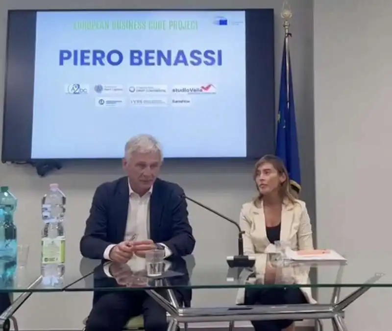 PIERO BENASSI CON MARIA ELENA BOSCHI 