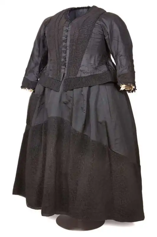 queen victorias mourning dress.  1898