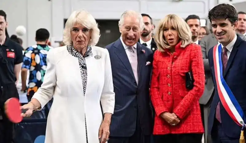 sfida a ping pong tra brigitte macron e camilla parker bowles 5