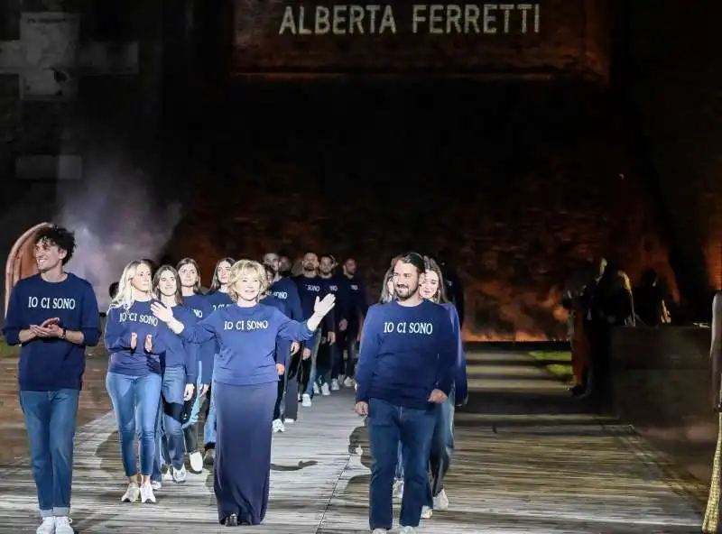 sfilata di alberta ferretti a rimini   1