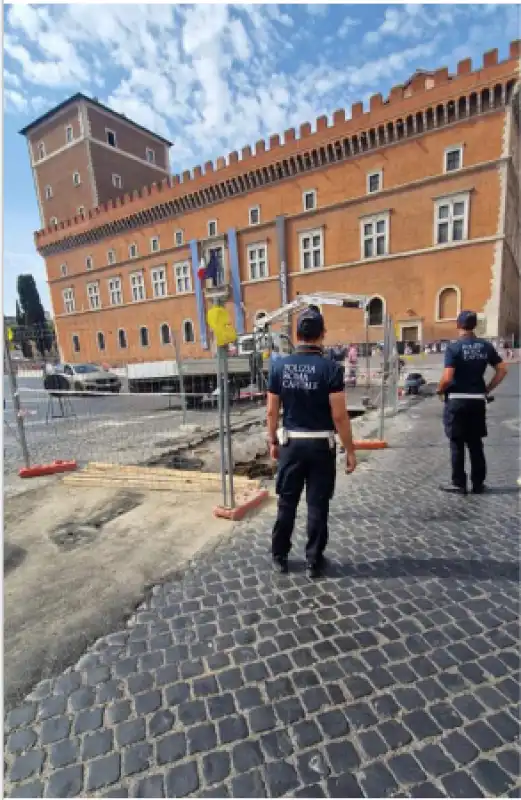 smottamento cantiere metro c piazza venezia