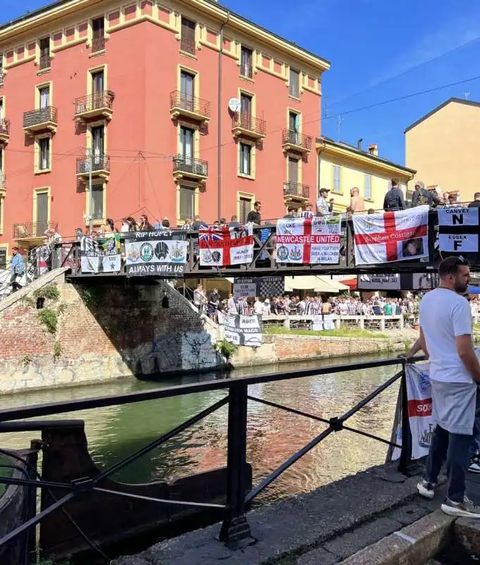 tifosi del newcastle a milano   3