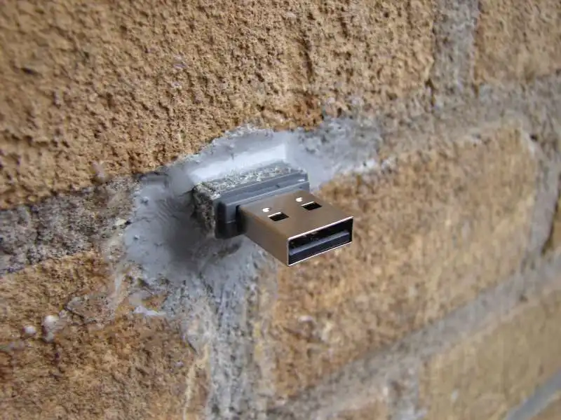 usb dead drops 7