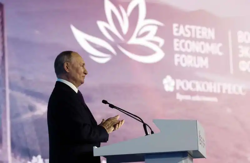 vladimir putin al forum economico orientale   1