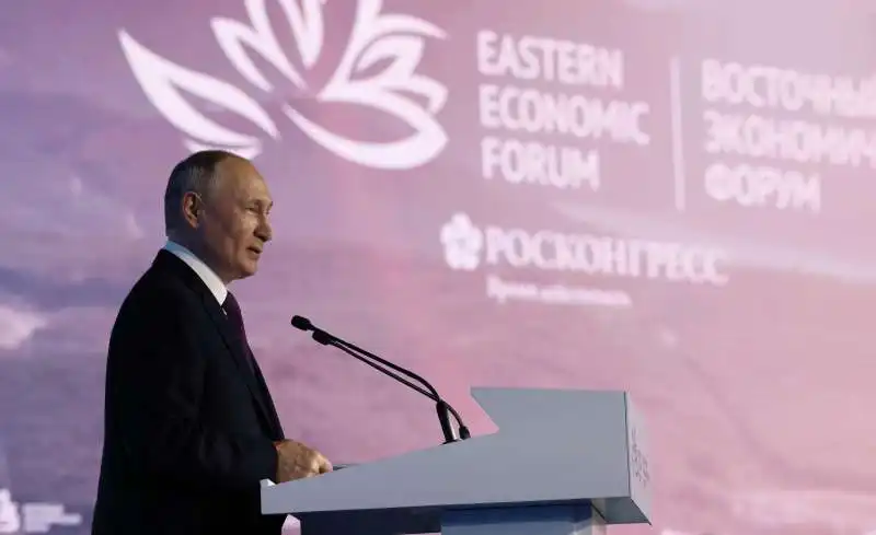 vladimir putin al forum economico orientale   3