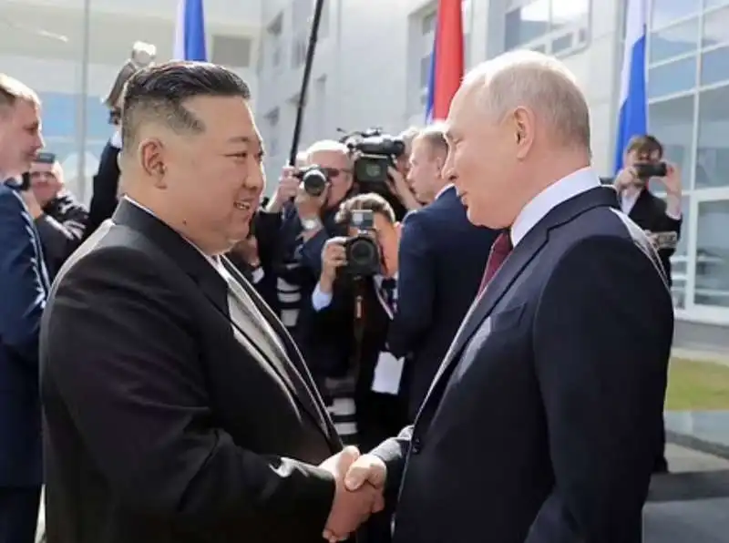 vladimir putin con kim jong un   4