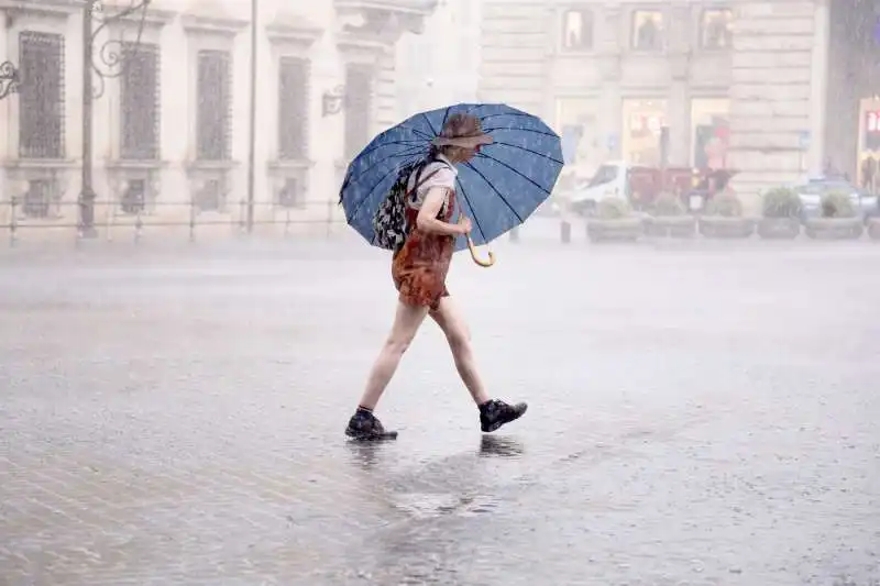 bomba d'acqua su roma   10