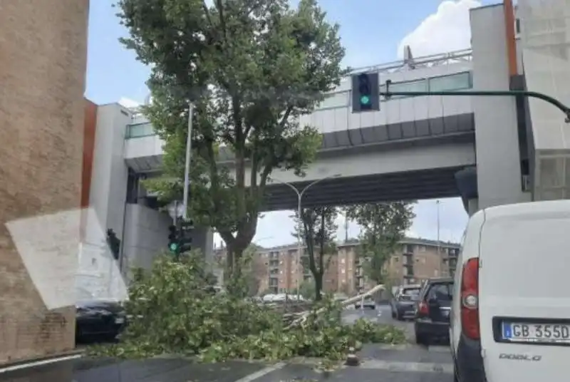 bomba d'acqua su roma   3