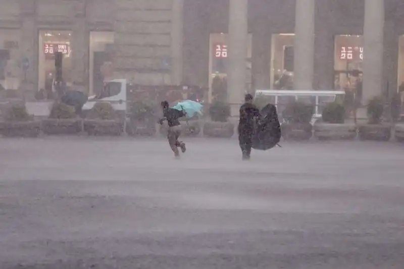 bomba d'acqua su roma   9