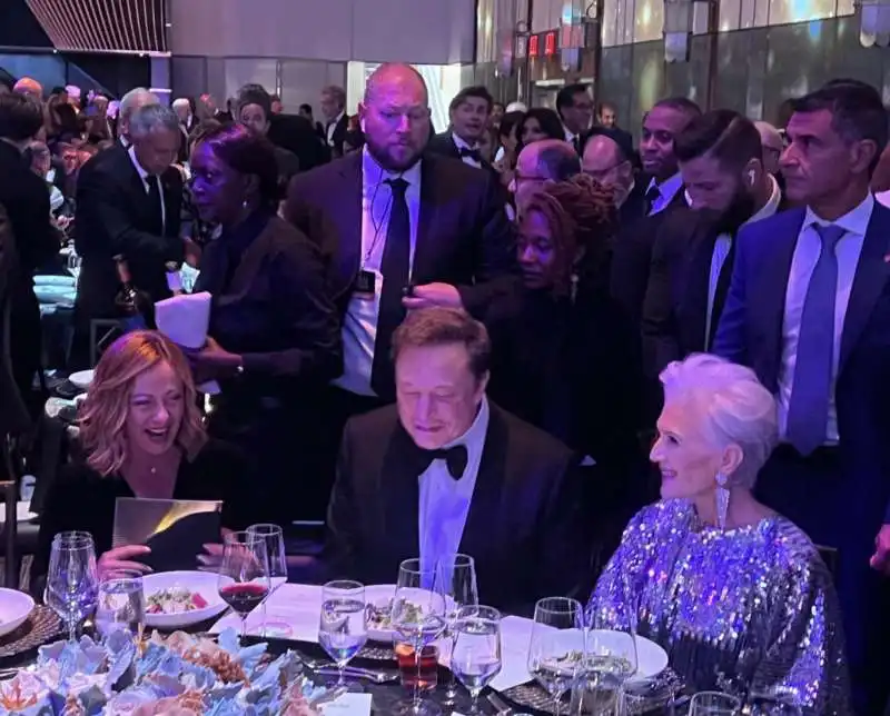 giorgia meloni con elon e maye musk all atlantic council di new york 