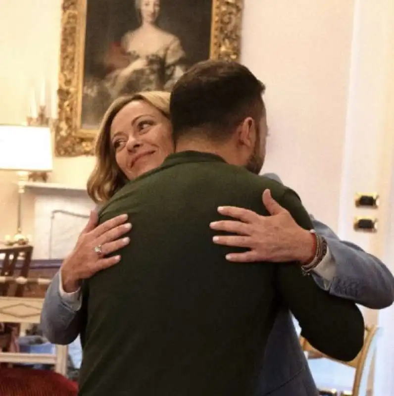 incontro tra giorgia meloni e volodymyr zelensky a cernobbio