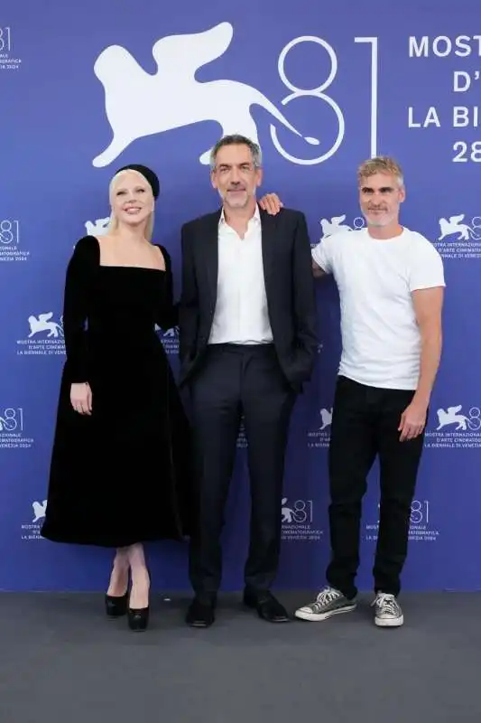 lady gaga   todd phillips   joaquin phoenix   photocall joker folie a deux   venezia 2024. 