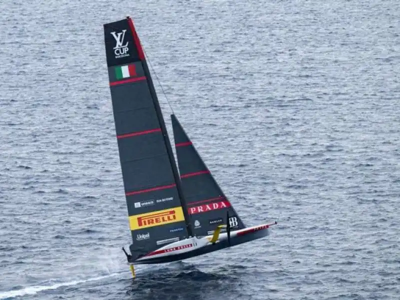 LUNA ROSSA - LOUIS VUITTON CUP 