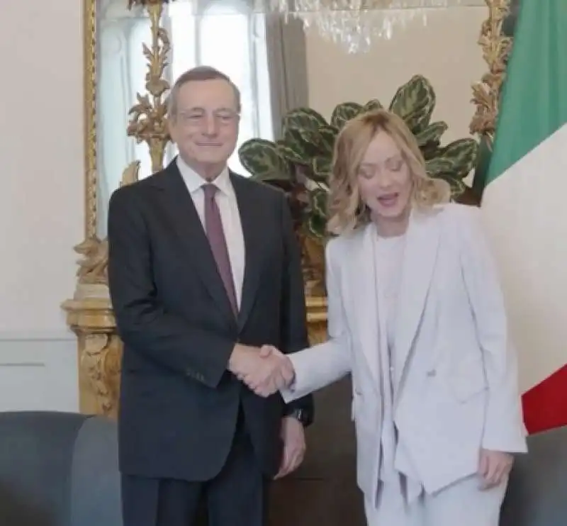 mario draghi e giorgia meloni a palazzo chigi