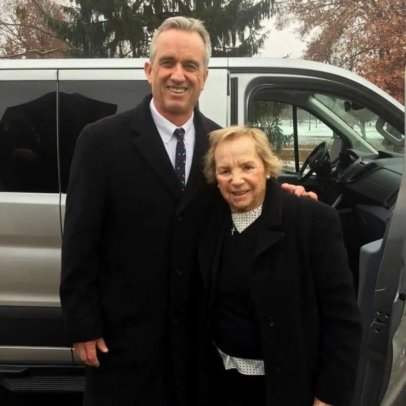 robert kennedy jr con la madre ethel 