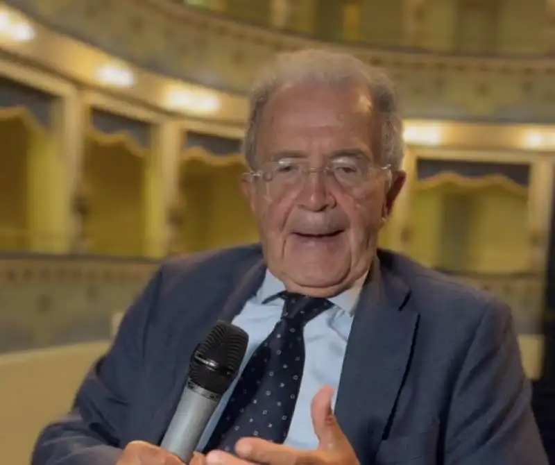 ROMANO PRODI OSPITE DI SCUOLA DI POLITICHE   