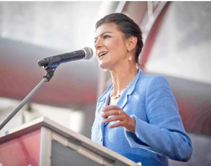 SAHRA WAGENKNECHT