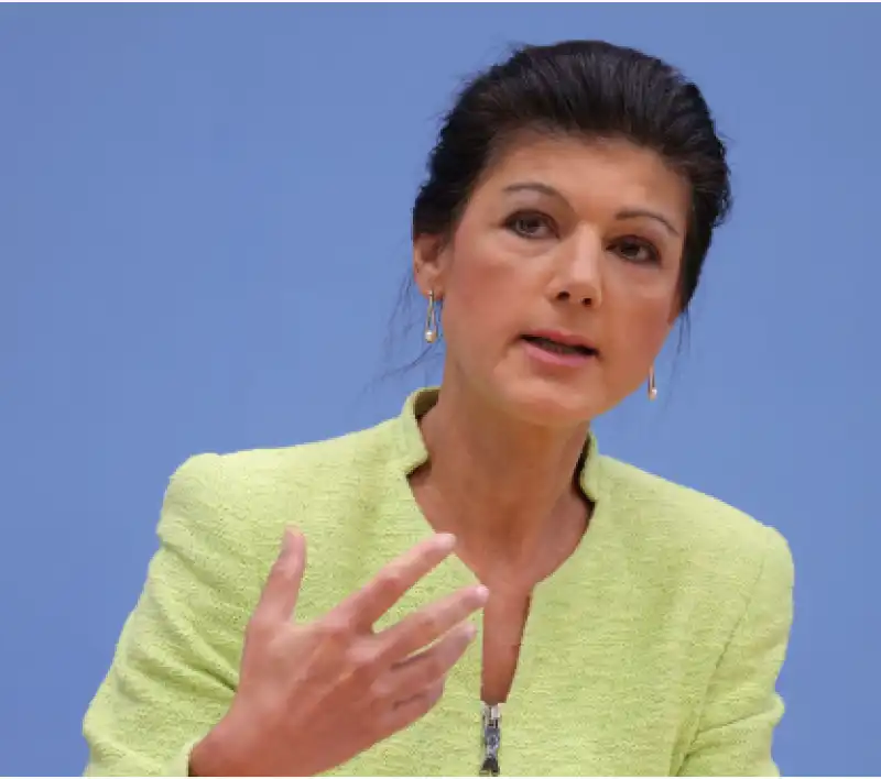 SAHRA WAGENKNECHT