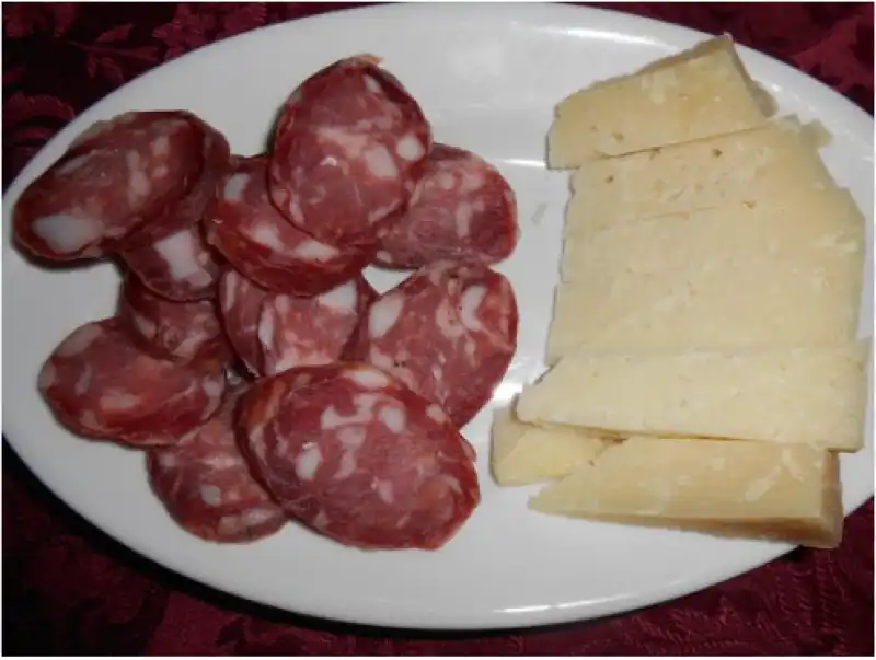 salsiccia pecorino