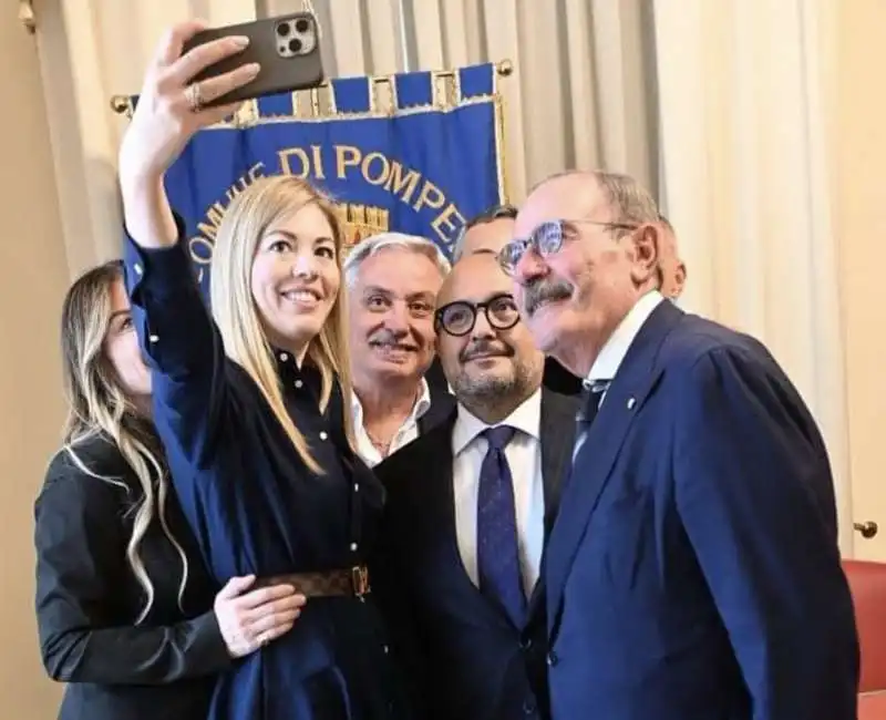 selfie di maria rosaria boccia con gennaro sangiuliano e carmine lo sapio  