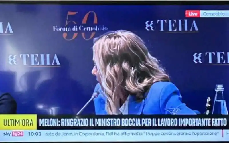 titolo sbagliato di skytg24 durante la conferenza stampa di giorgia meloni a cernobbio