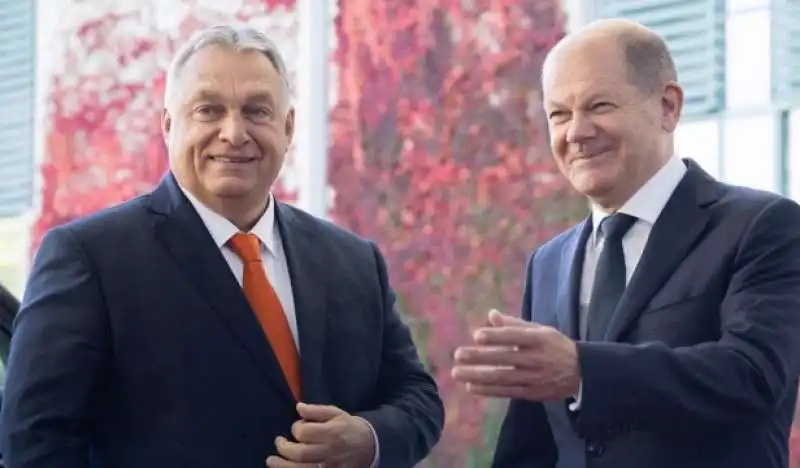 VIKTOR ORBAN OLAF SCHOLZ 