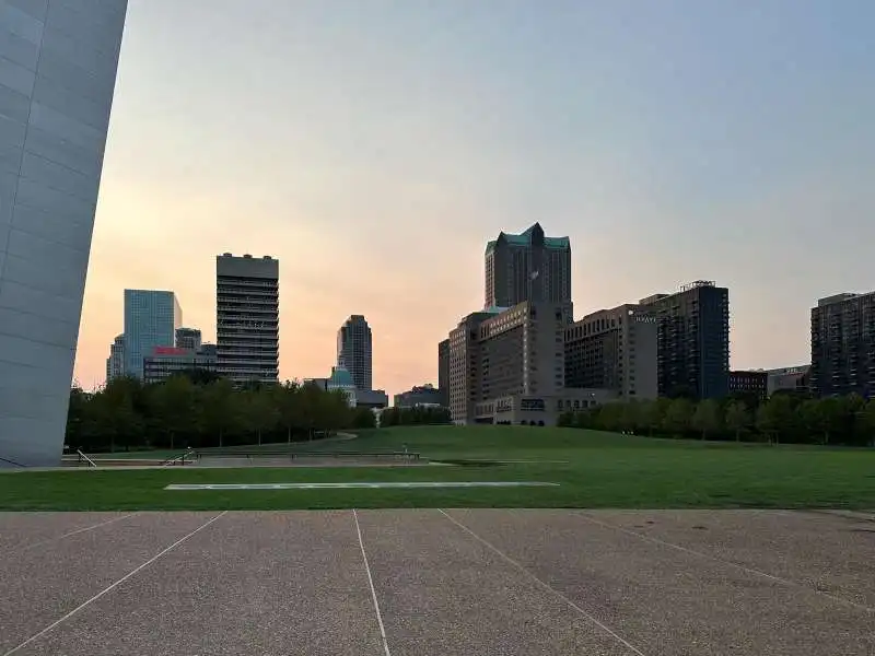 vista di st louis dal gateway arch 