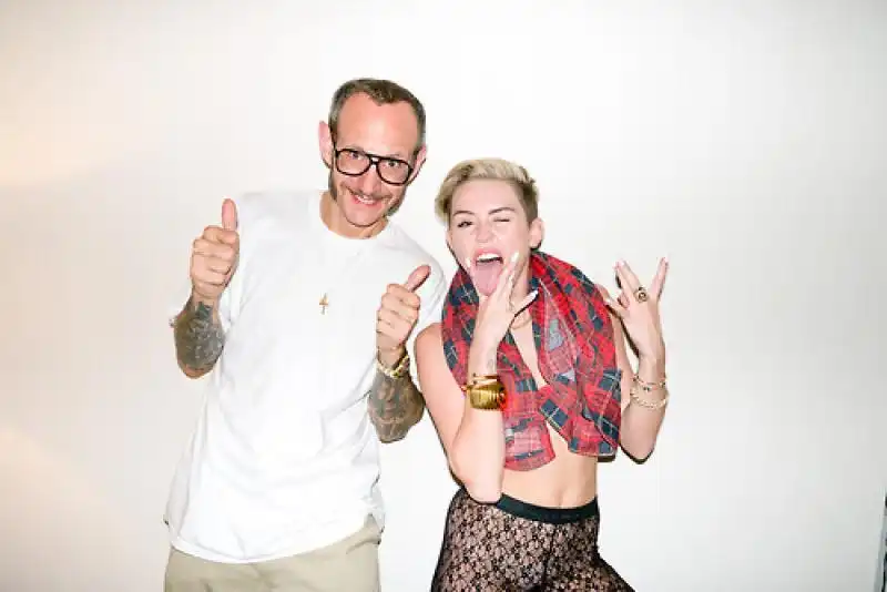 MILEY CYRUS BY TERRY RICHARDSON 