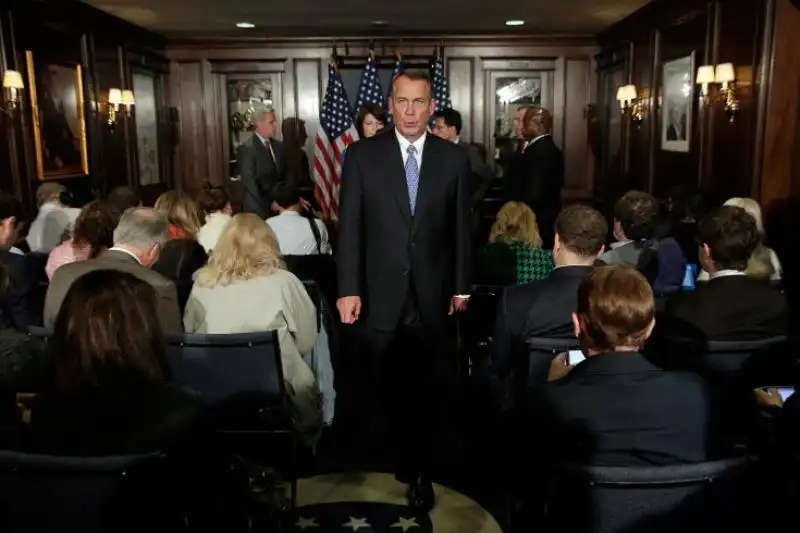 Lo speaker della Camera John Boehner abbandona una conferenza stampa 