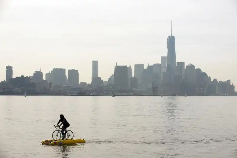 CALIFORNIA BICICLETTE SUL FIUME 