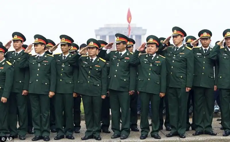 IL FUNERALE DEL GENERAL GIAP