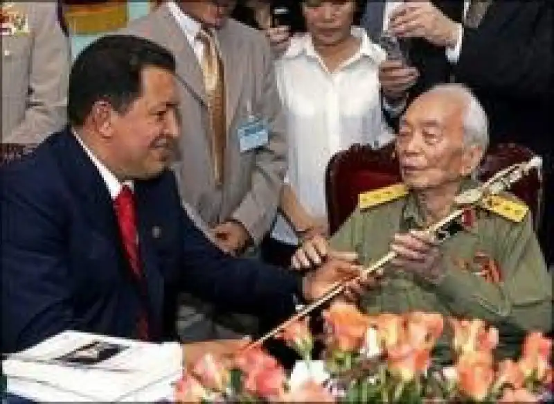 GIAP E CHAVEZ 