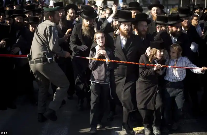 ISRAELE I FUNERALI DEL RABBINO OVADIA YOSEF 