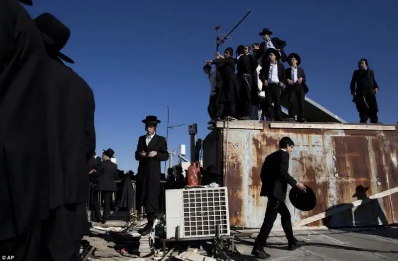 ISRAELE I FUNERALI DEL RABBINO OVADIA YOSEF 