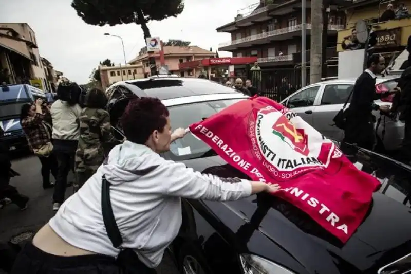 manifestazione contro priebke 