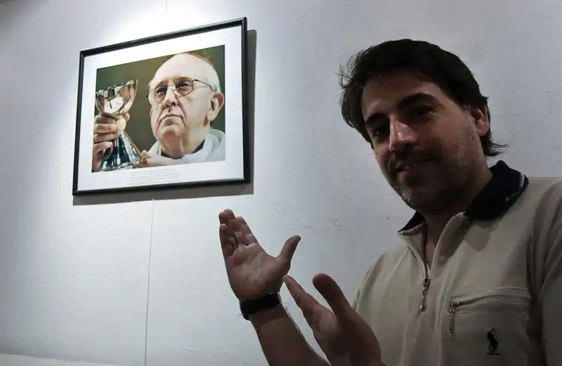 MIGUEL CANGAS MOSTRA FOTOGRAFICA SU PAPA BERGOGLIO 