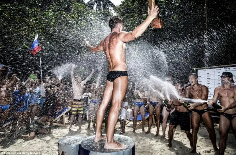 MONDIALE CLIFF DIVING 